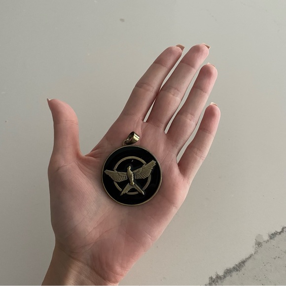 Mockingjay Necklace Pendant - Picture 4 of 5
